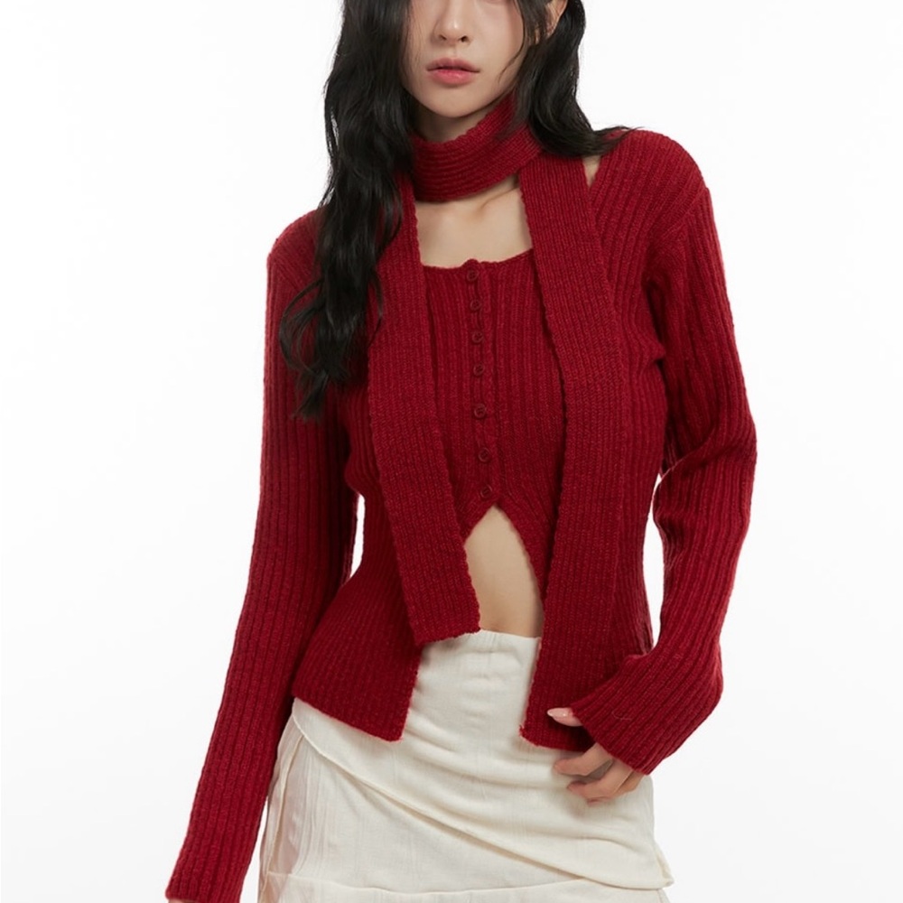 Red sweater slit detail ribbed knit